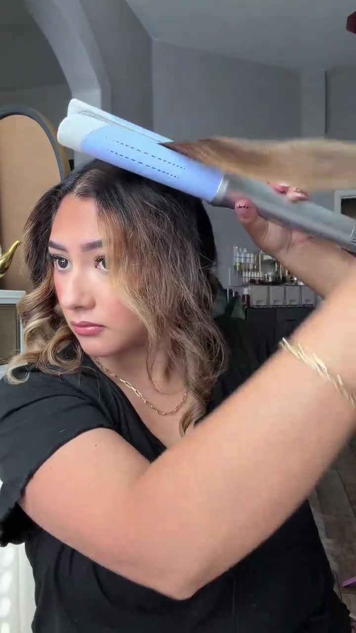 Close view of automatic curling process